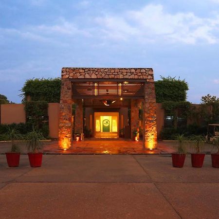 Lemon Tree Hotel, Tarudhan Valley, Manesar Gurgaon Dış mekan fotoğraf
