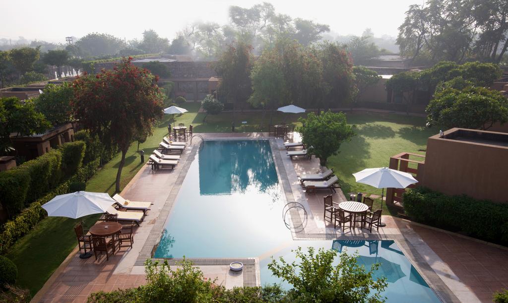 Lemon Tree Hotel, Tarudhan Valley, Manesar Gurgaon Dış mekan fotoğraf