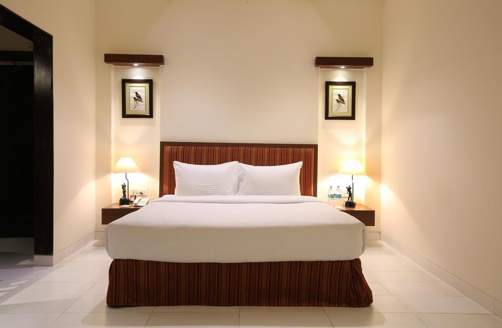 Lemon Tree Hotel, Tarudhan Valley, Manesar Gurgaon Dış mekan fotoğraf