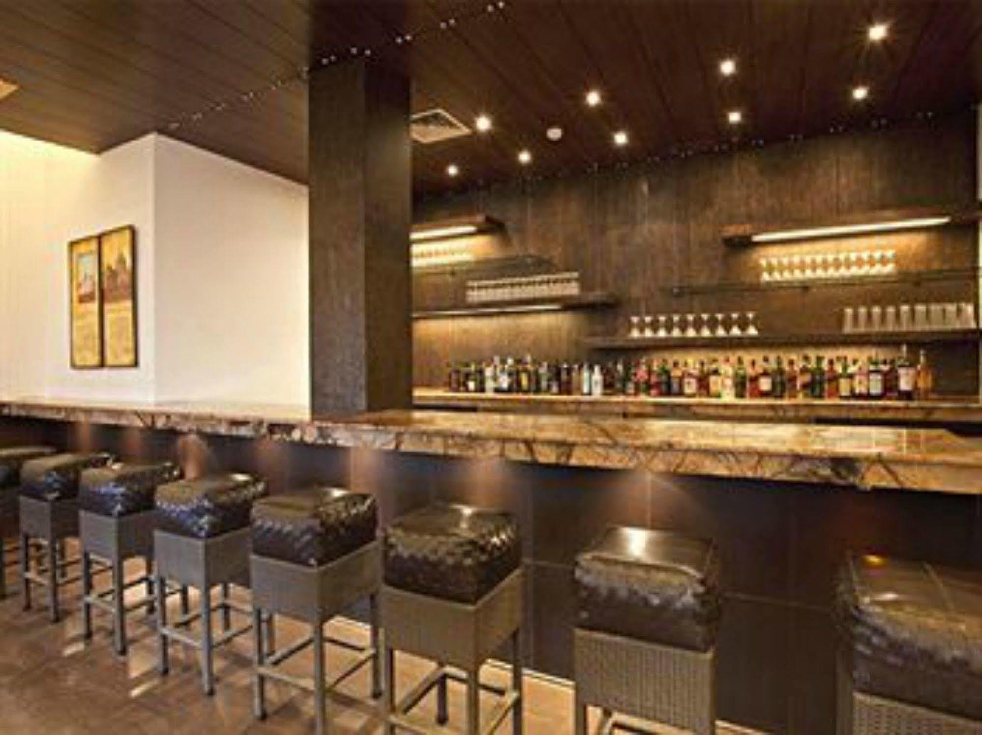 Lemon Tree Hotel, Tarudhan Valley, Manesar Gurgaon Dış mekan fotoğraf