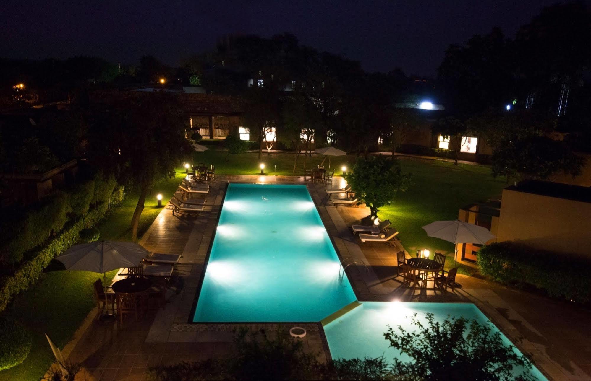 Lemon Tree Hotel, Tarudhan Valley, Manesar Gurgaon Dış mekan fotoğraf