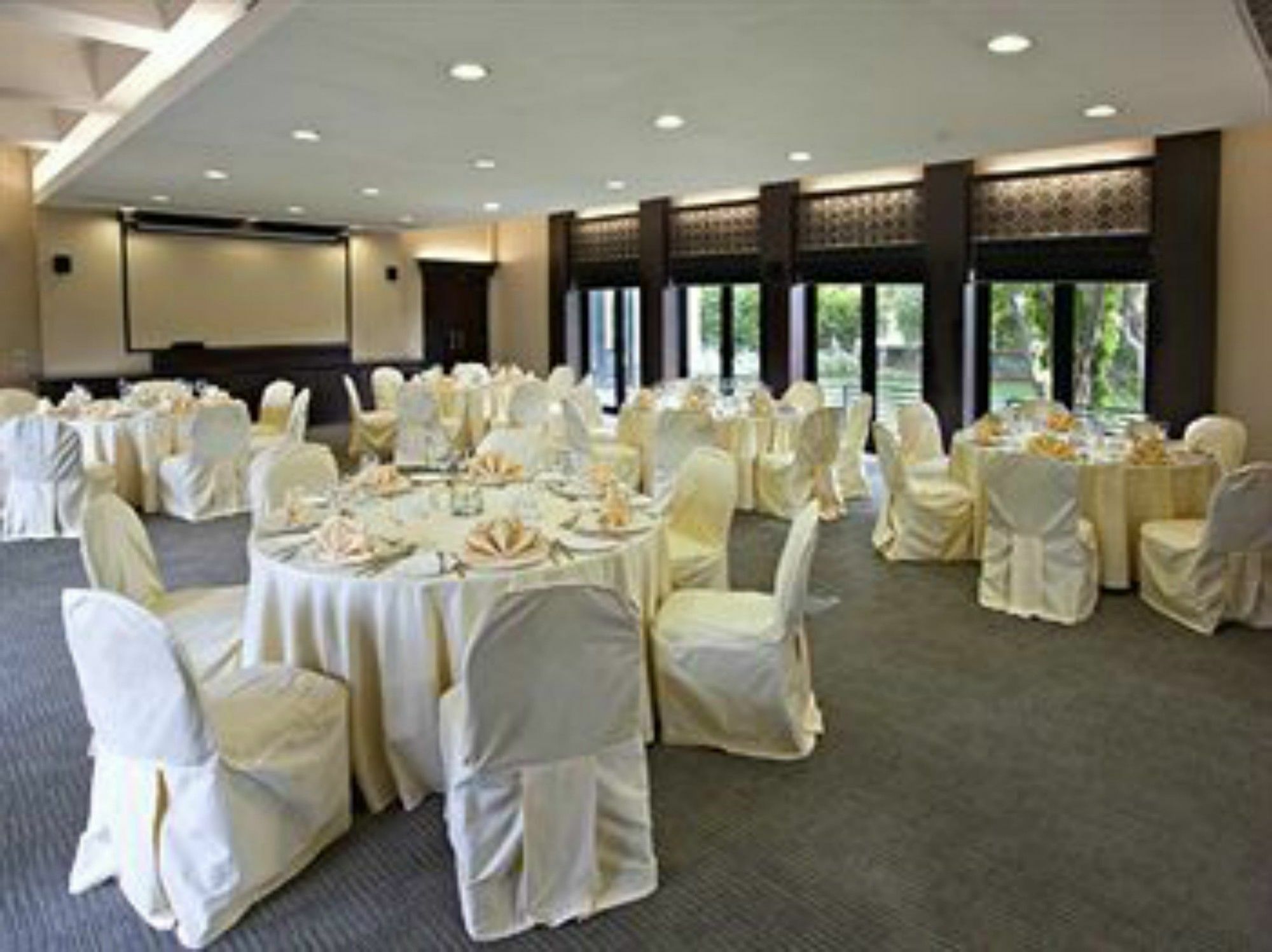 Lemon Tree Hotel, Tarudhan Valley, Manesar Gurgaon Dış mekan fotoğraf