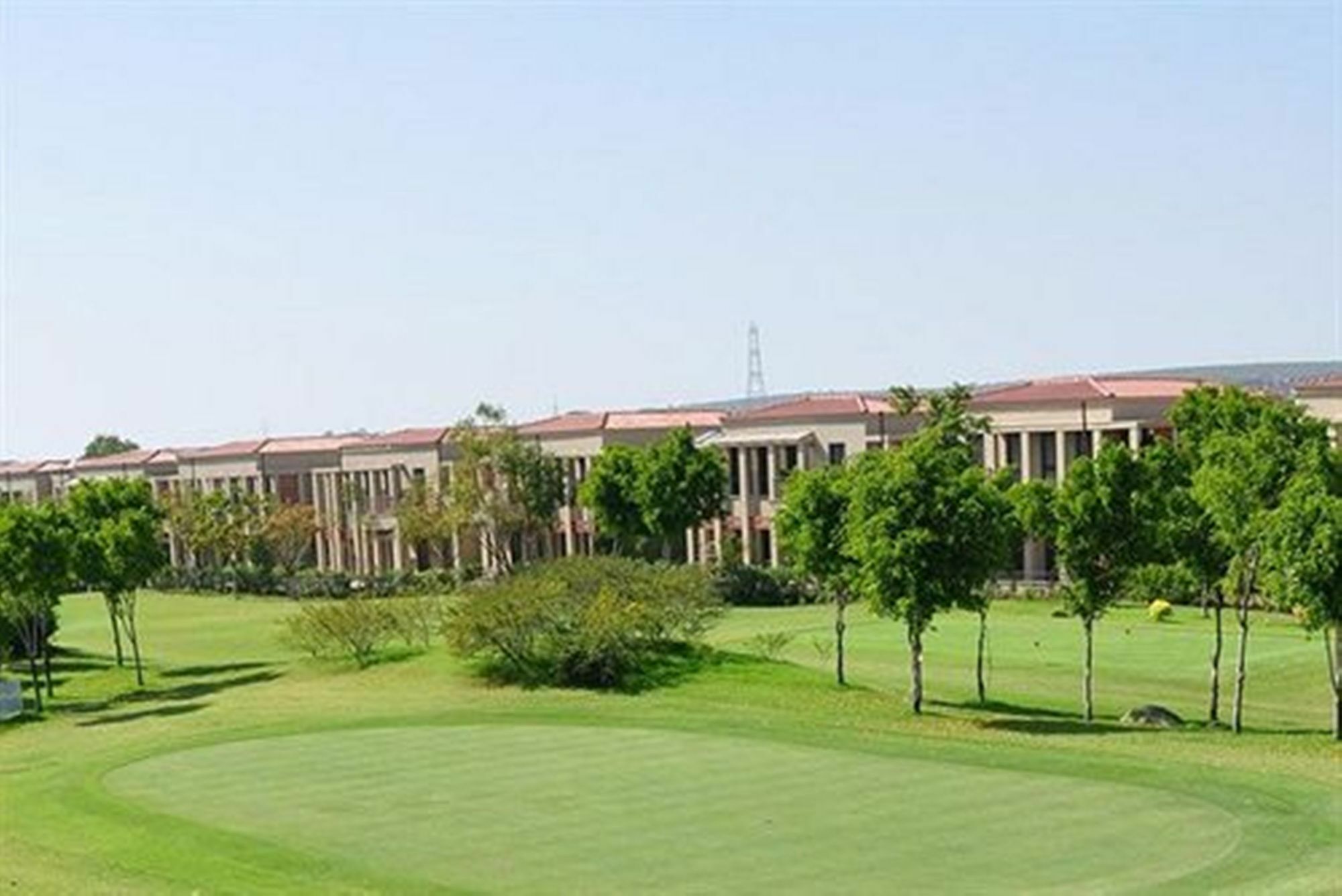 Lemon Tree Hotel, Tarudhan Valley, Manesar Gurgaon Dış mekan fotoğraf