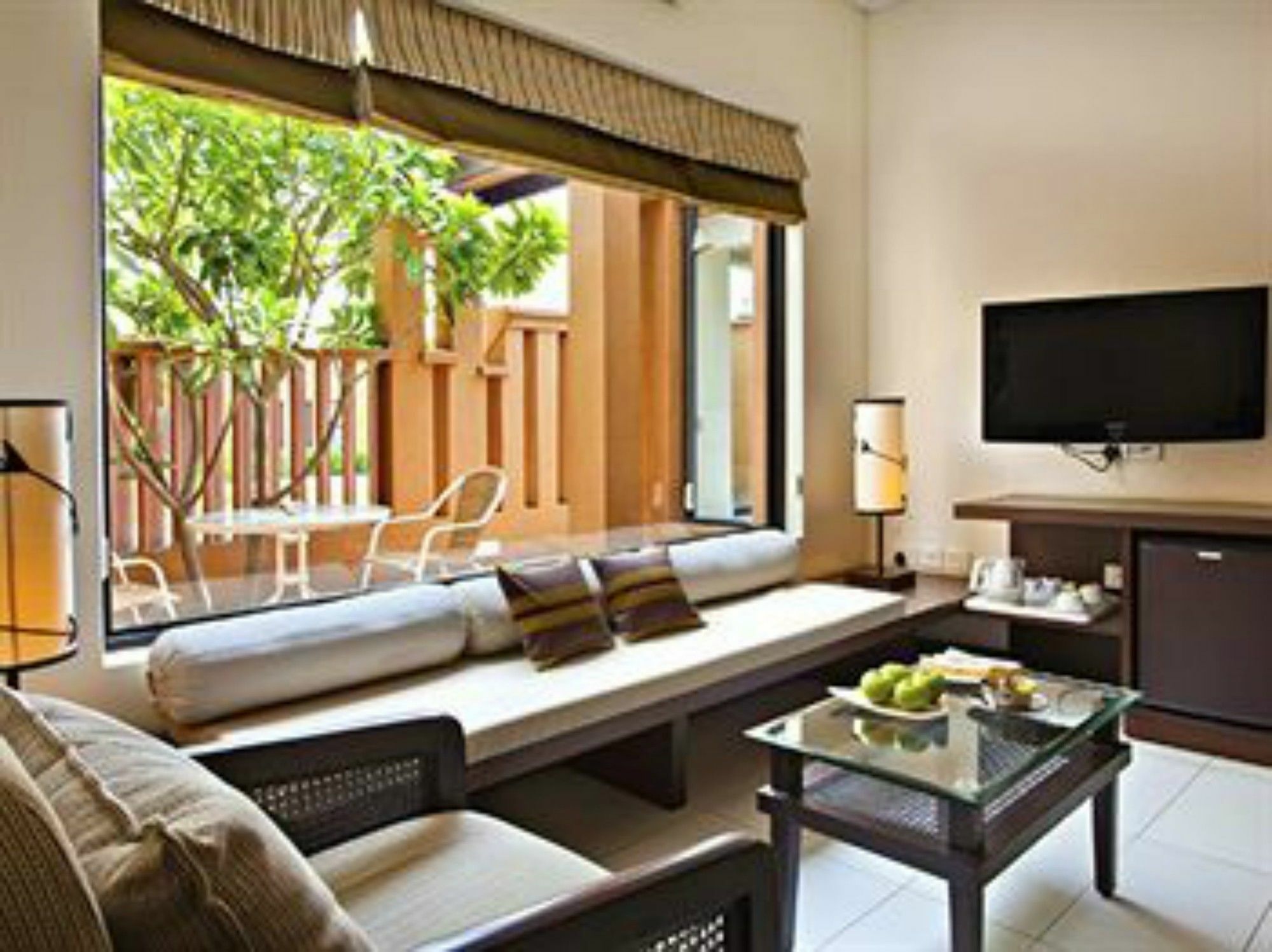 Lemon Tree Hotel, Tarudhan Valley, Manesar Gurgaon Dış mekan fotoğraf